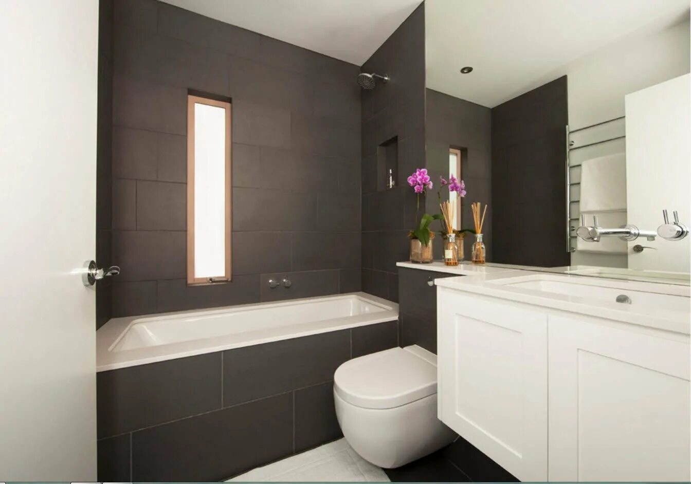 Небольшие Ванные комнаты. Дизайнерские решения для ванной комнаты. Современная ванная комната. Современные маленькие Ванные комнаты. Ванная комната темного цвета