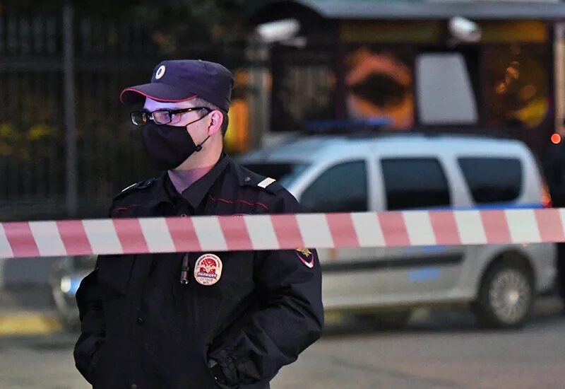 Работница полиции на месте преступления