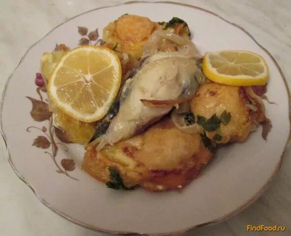 приготовить картофель с зубаткой. рыба в духовке в фольге с картошкой. рыба зубатка с морковью. тушеная картошка с зубаткой на плите. приготовить картофель с зубаткой.