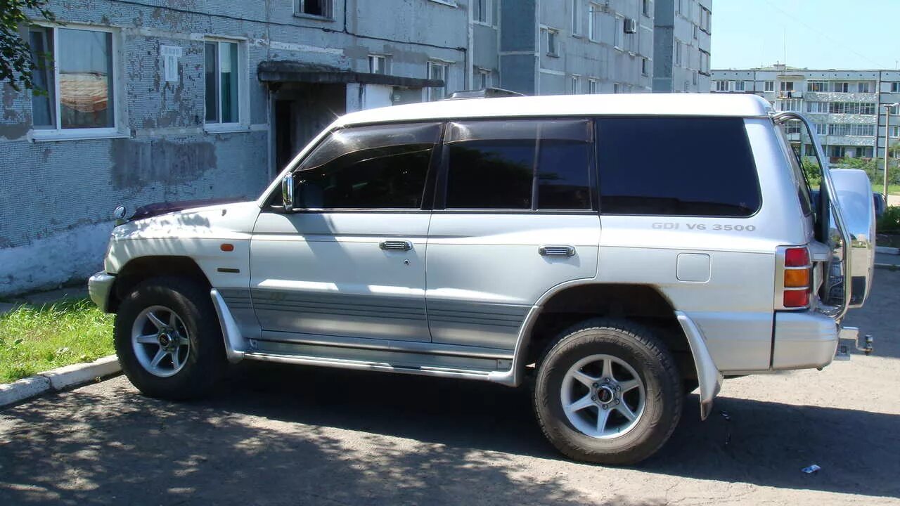 Mitsubishi pajero mini с левым рулем. Mitsubishi pajero 2 с кенгурятником. Митсубиси паджеро улан удэ. Паджеро 2 w 45. Митсубиси паджеро улан удэ.