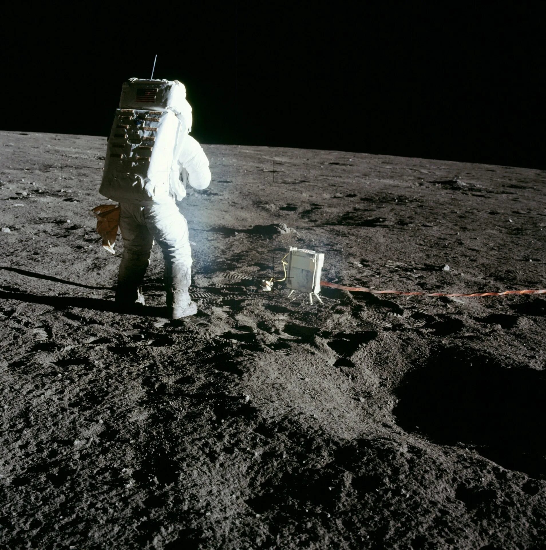 Аполлон 12. Аполлон 12 на Луне. Аполлон НАСА. Аполлон-11 фото.
