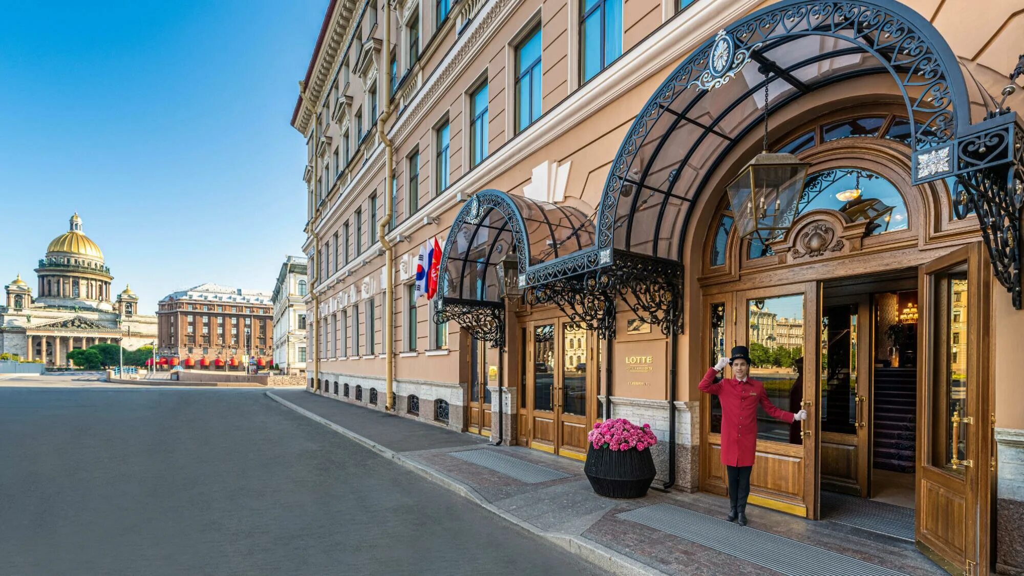 Hotel st petersburg. Лотте отель Санкт-Петербург. Переулок Антоненко 2 гостиница Lotte. Отель Lotte СПБ. Lotte Hotels Resorts Санкт Петербург.