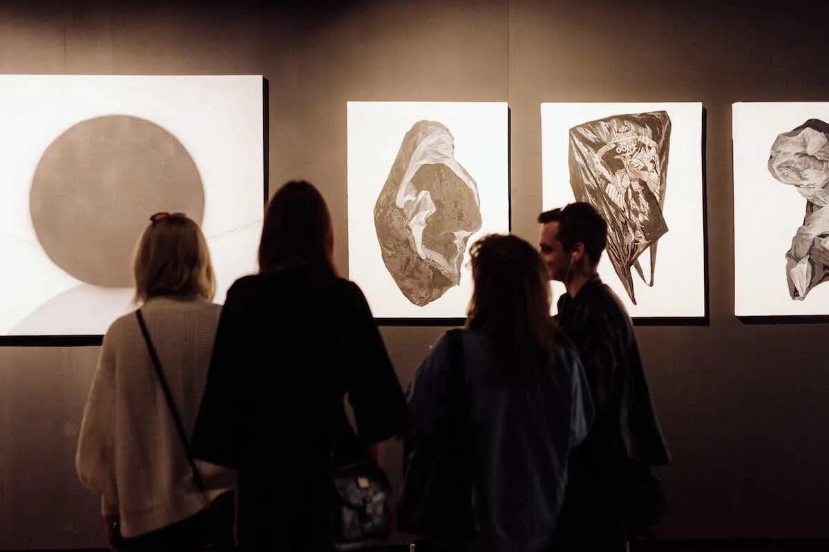 Необычные выставки. Никита явейн студия 44. Студия новая реальность абакан. Никита явейн студия 44. Изостудия ступени подольск.