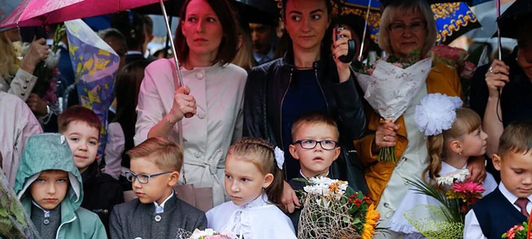 Запрет линеек 2 сентября 2025. 1 сентября в московских школах. видео школьной линейки. 1 сентября грустный праздник. фото празднования 1 сентября из журналов.