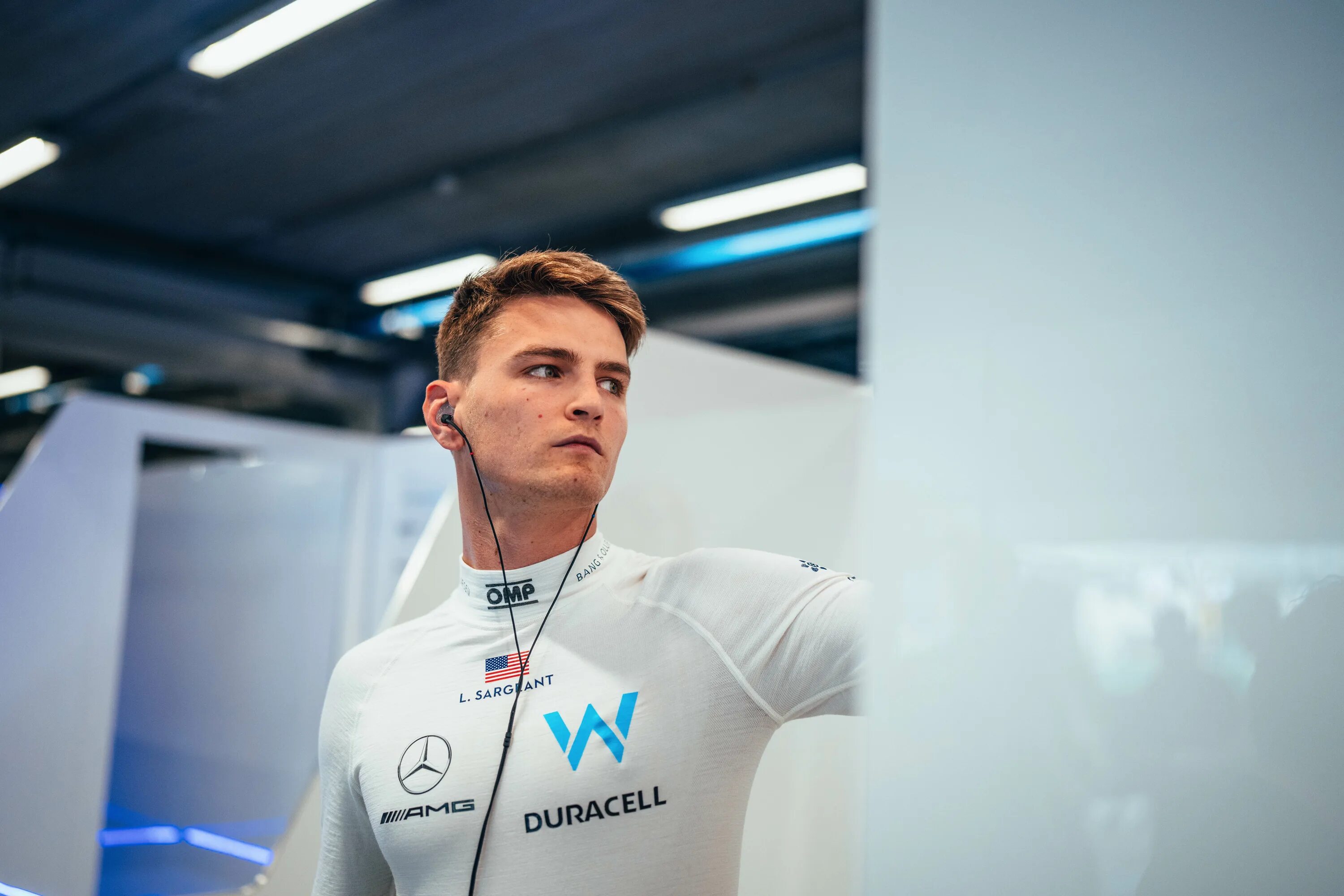 Гонщик. Logan sargeant. Логан сарджент. Гонщик формулы 1 победа. Логан сарджент.