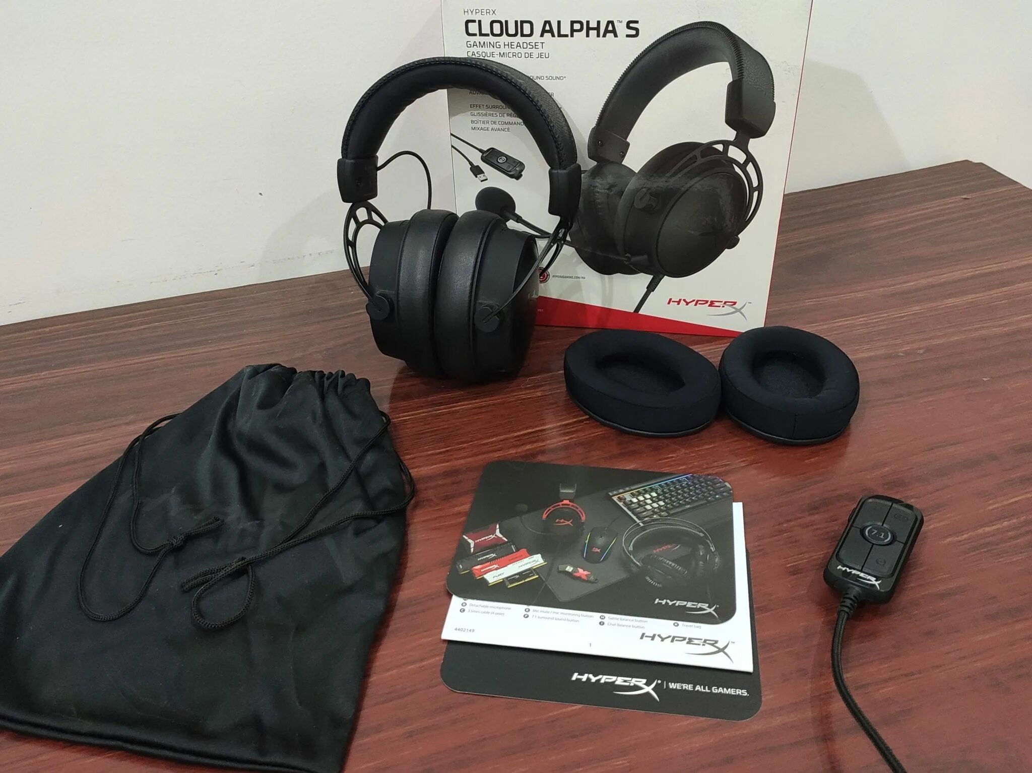 Alpha s love. HYPERX cloud 2 Alpha s. Наушники HYPERX cloud Alpha s Blackout. HYPERX cloud Alpha s. Гарнитура HYPERX cloud Alpha s.