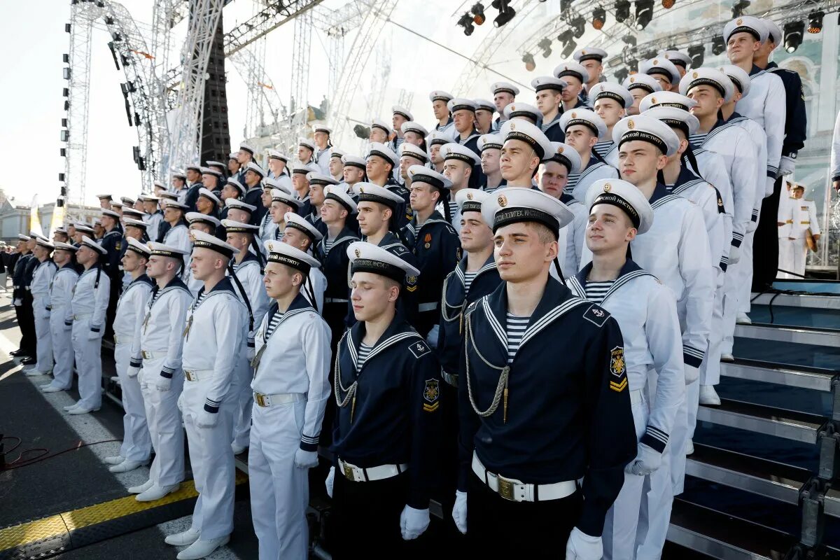 Форма ВМФ матрос Тихоокеанский флот. Форма ВМФ ТОФ. Военный моряк. Моряки на корабле.