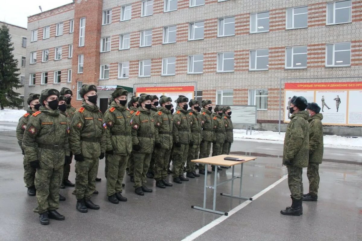 Нввку сайт училища. Военное училище в Новосибирске. Новосибирский высший военный командное училище. Новосибирском высшем общевойсковом командном училище. НВВКУ Академгородок.