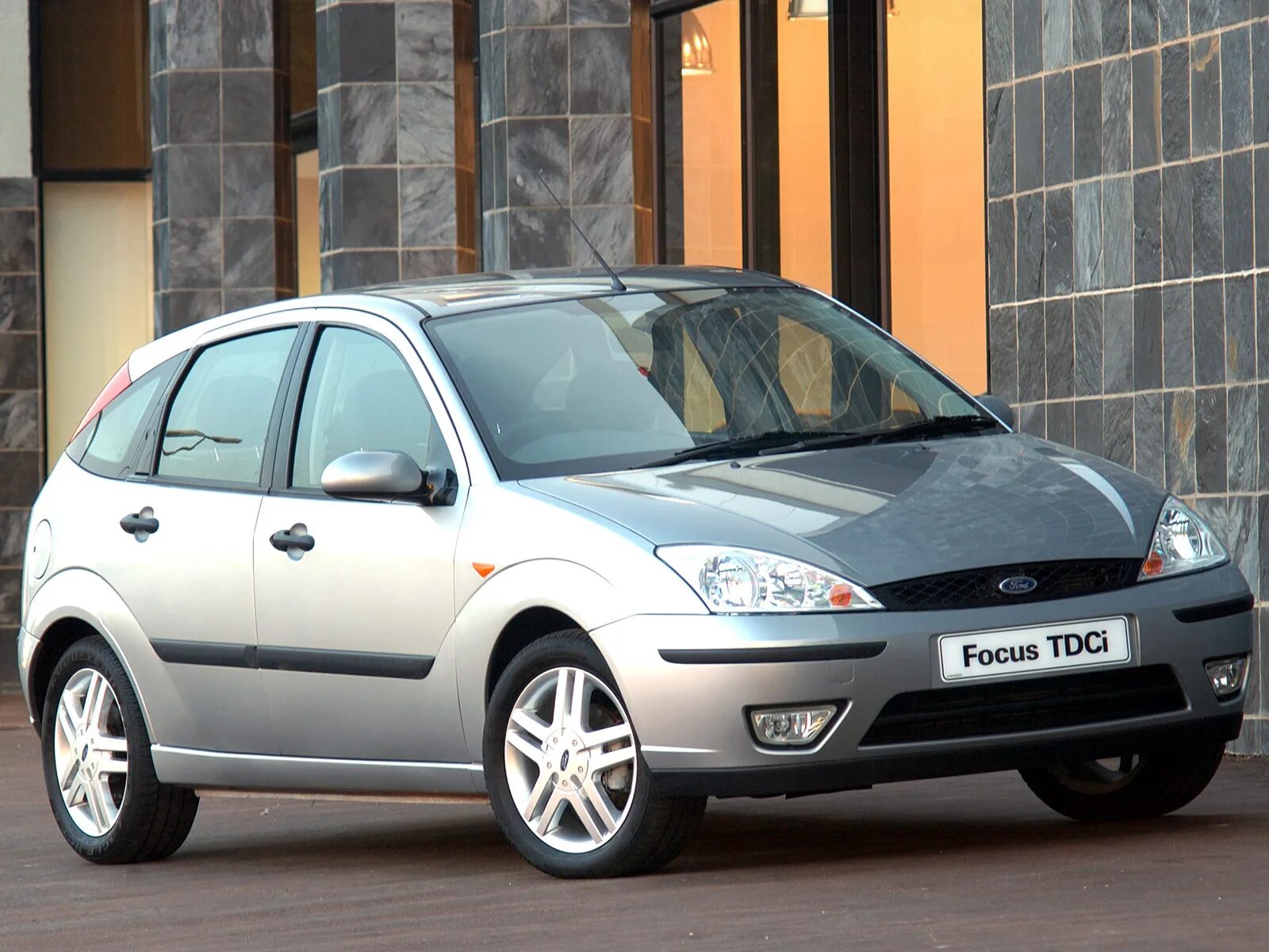 Ford Focus 1998-2004. Ford Focus 1998. Ford Focus 2004 Hatchback. Ford Focus 2003 хэтчбек. Купить форд фокус 1 москве