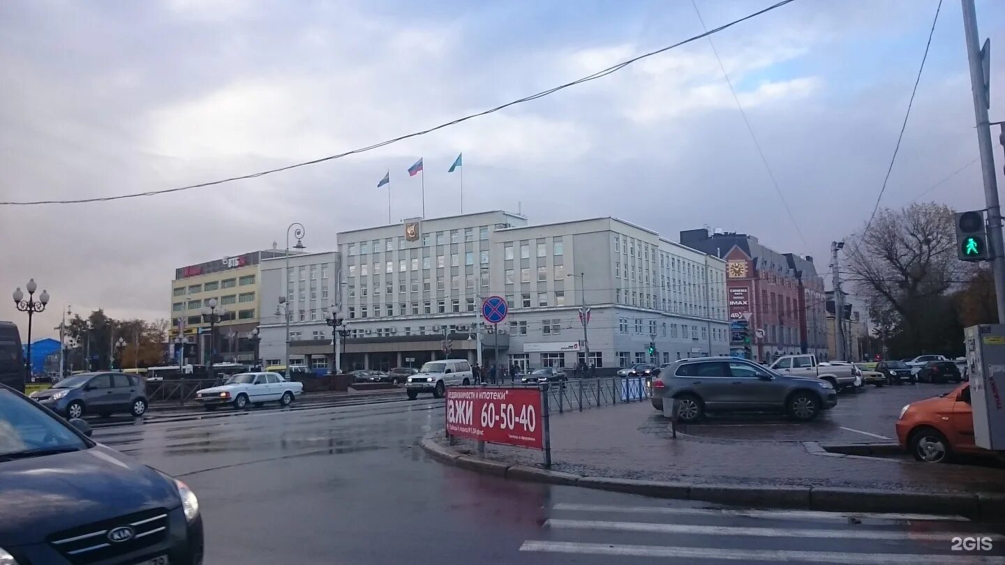 Площадь Победы 1 Калининград. Площадь Победы 2 Калининград. Площадь Победы Калининград администрация. Площадь Победы Калининград магазины.