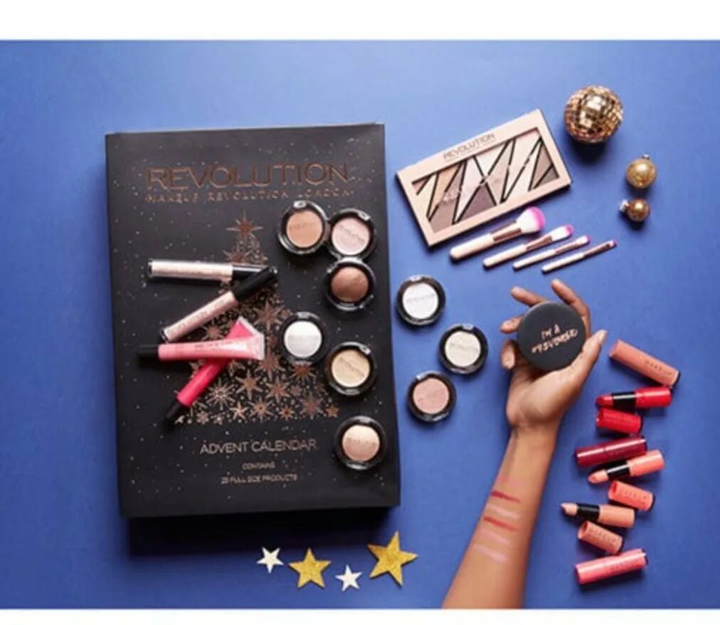 Адвент вивьен сабо 15 дней. Revolution makeup advent-календарь. адвент календарь makeup revolution. advent calendar косметика makeup revolution. адвент календарь с косметикой makeup revolution.