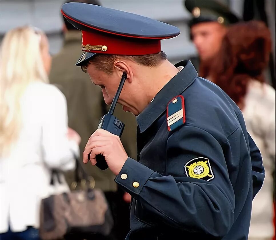 Сотрудник полиции выражается нецензурной. Сотрудник полиции выражается нецензурной. Рапорт о доставлении в отдел полиции. Сотрудник полиции выражается нецензурной. Оскорбление сотрудника полиции.