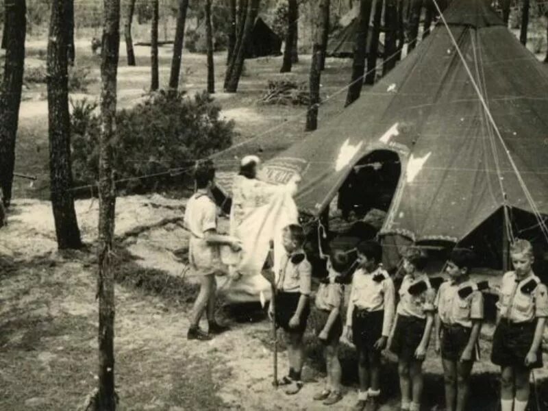 19 дол. Норс Скауты 1926. Первый скаутский лагерь 1907 год. Первый лагерь в России детский лагерь. Скаутские лагеря США 1925.