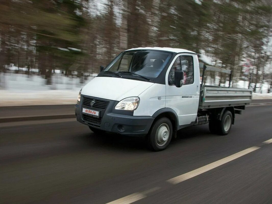 Газель автомобиль. ГАЗ 3302 Газель бизнес. Газель 3302 бортовая. ГАЗ 3302д4 Газель бортовой удлиненная. Газель 3302 грузовой фургон.