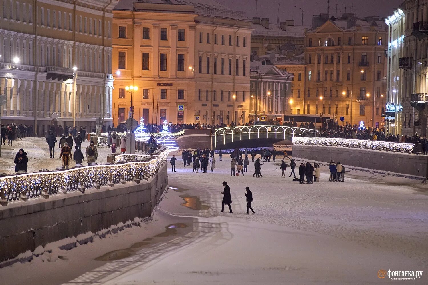Новый год в центре питера. Новый год в центре петербурга. новогодний центр питера. фонтанка новый год. питер новый год фото.