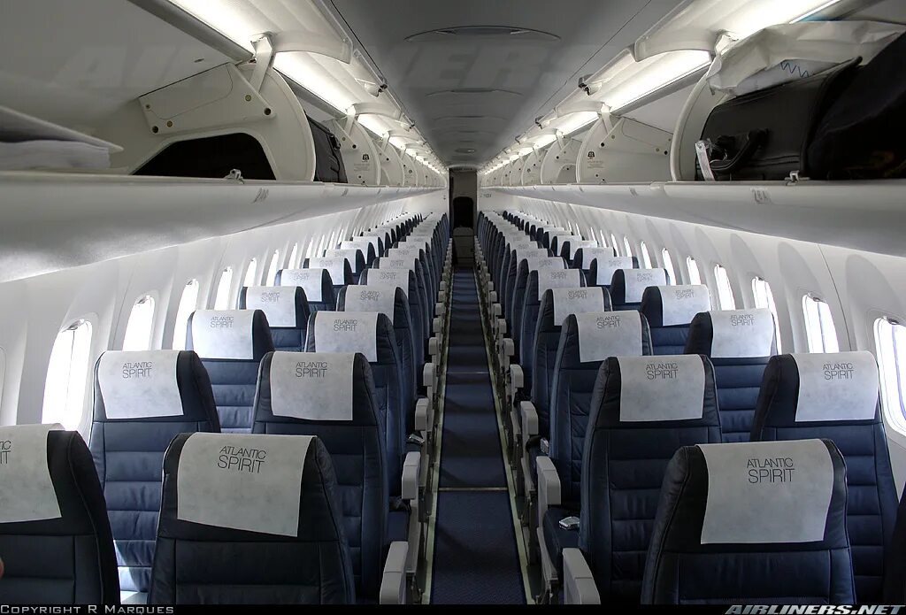 DHC 8-q400. Bombardier q400 салон.