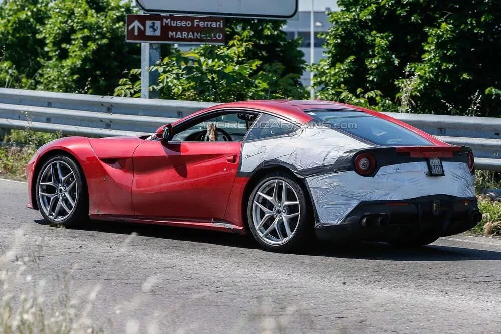 F 12 c 20. Ferrari f12 GTO. Ferrari f12 винилы. Ferrari f12 Berlinetta TRS. Феррари СФ 12.