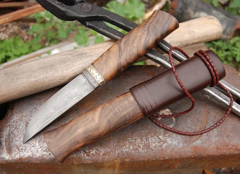 Деревянные ножны. Деревянный нож в ножнах. Ножны для ножа из дерева. Комбинированные ножны кожа дерево.