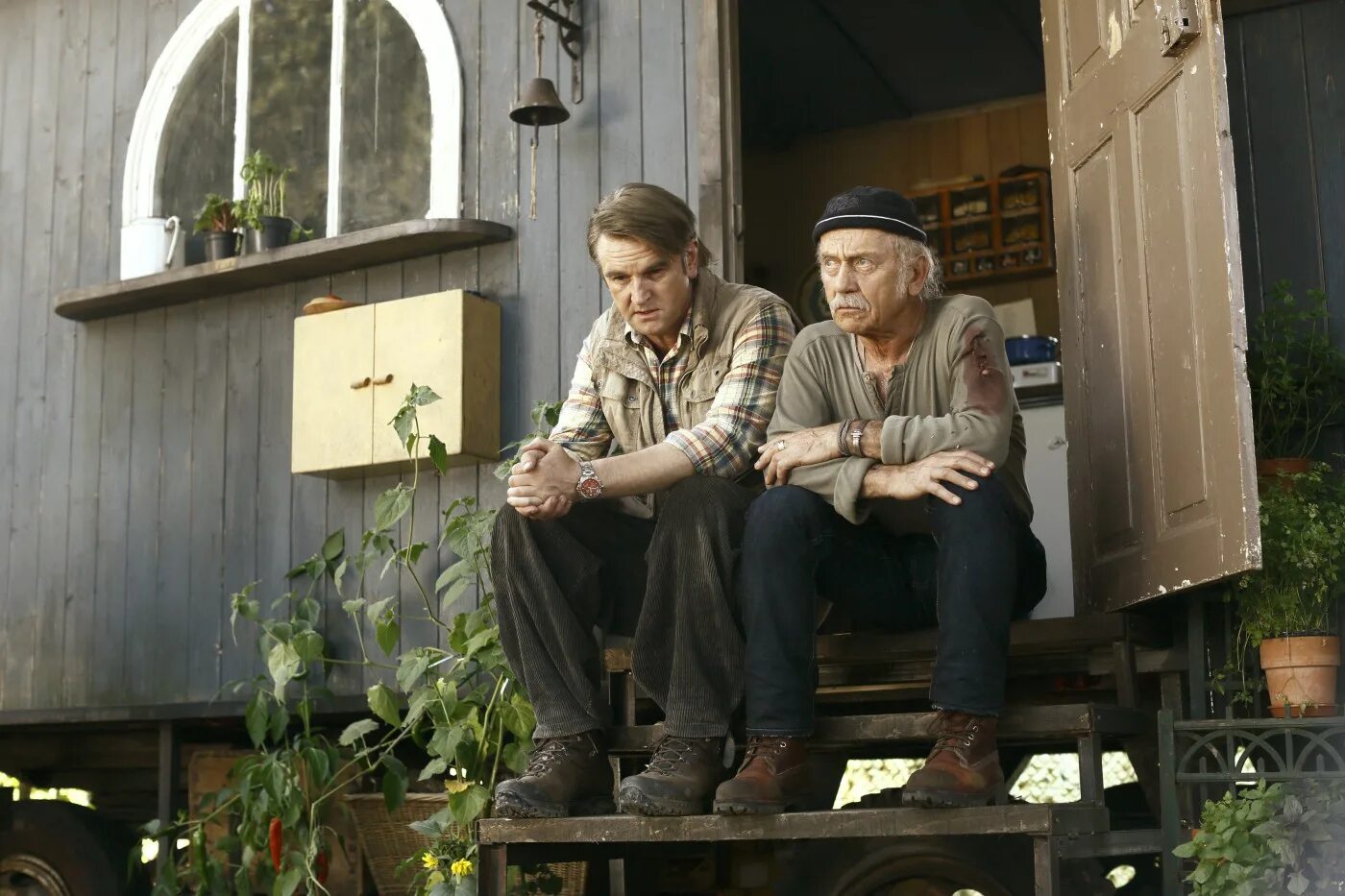 восточный ветер картинки. восточный ветер в ролях. восточный ветер в ролях. восточный ветер в ролях. восточный ветер великий ураган фильм.