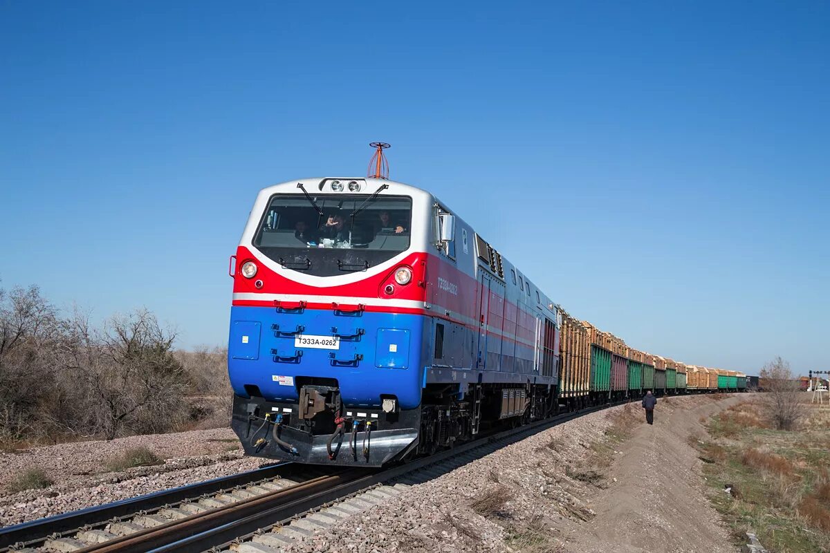 новый тепловоз 3тэ25к2м. э тэ. тэ3 5524. э тэ. тэ116у тепловоз.