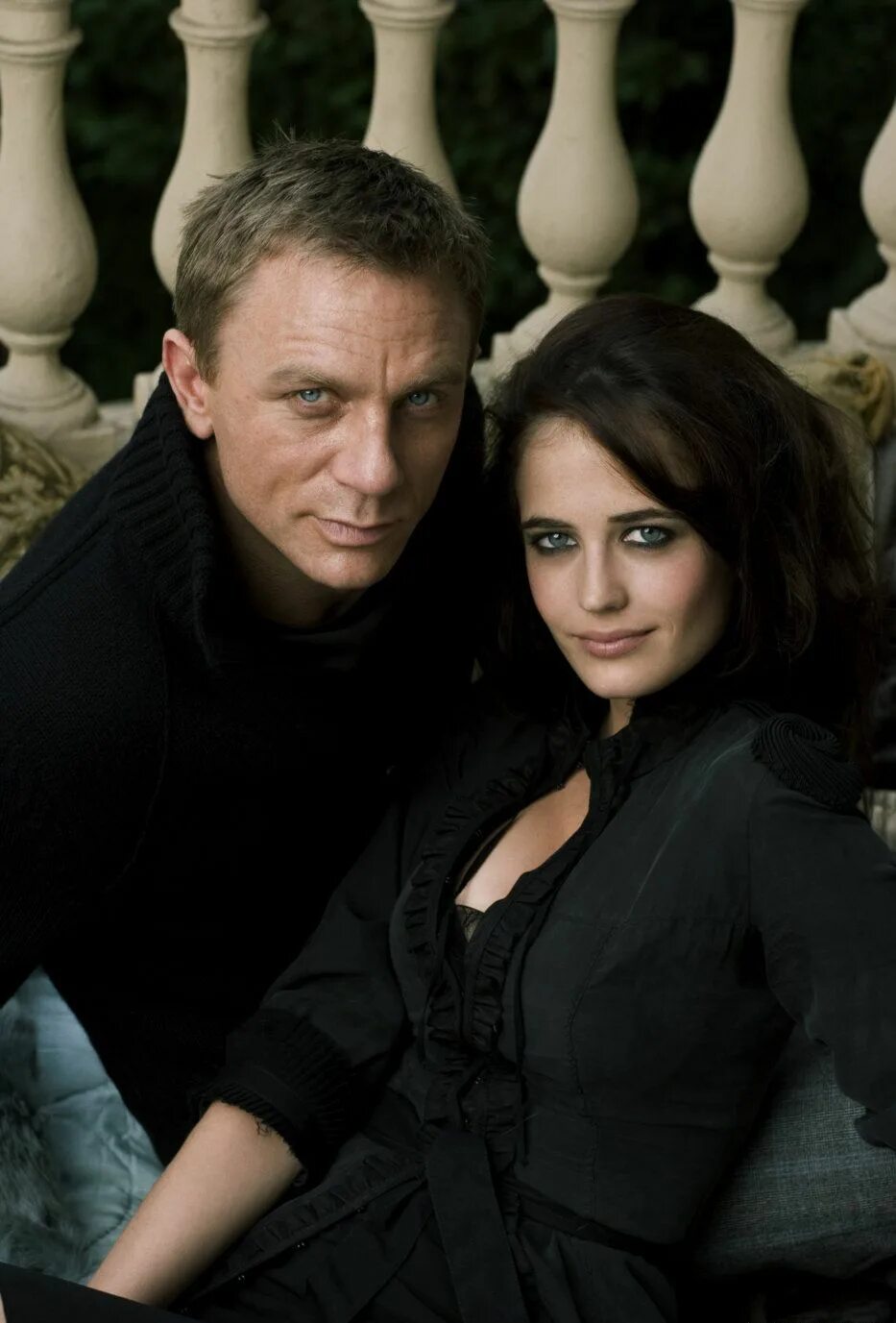 Pin on Daniel Craig Blue Suit James Bond Léa Monica