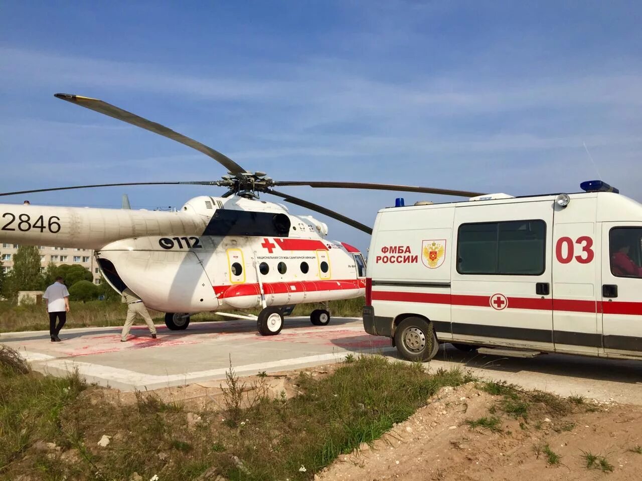 Национальная служба санитарной. Вертолет ми-8 санавиации. Ми-8 вертолёт Сан авеация. Вертолет санавиации АМТ. Медицинский вертолет ми-8.