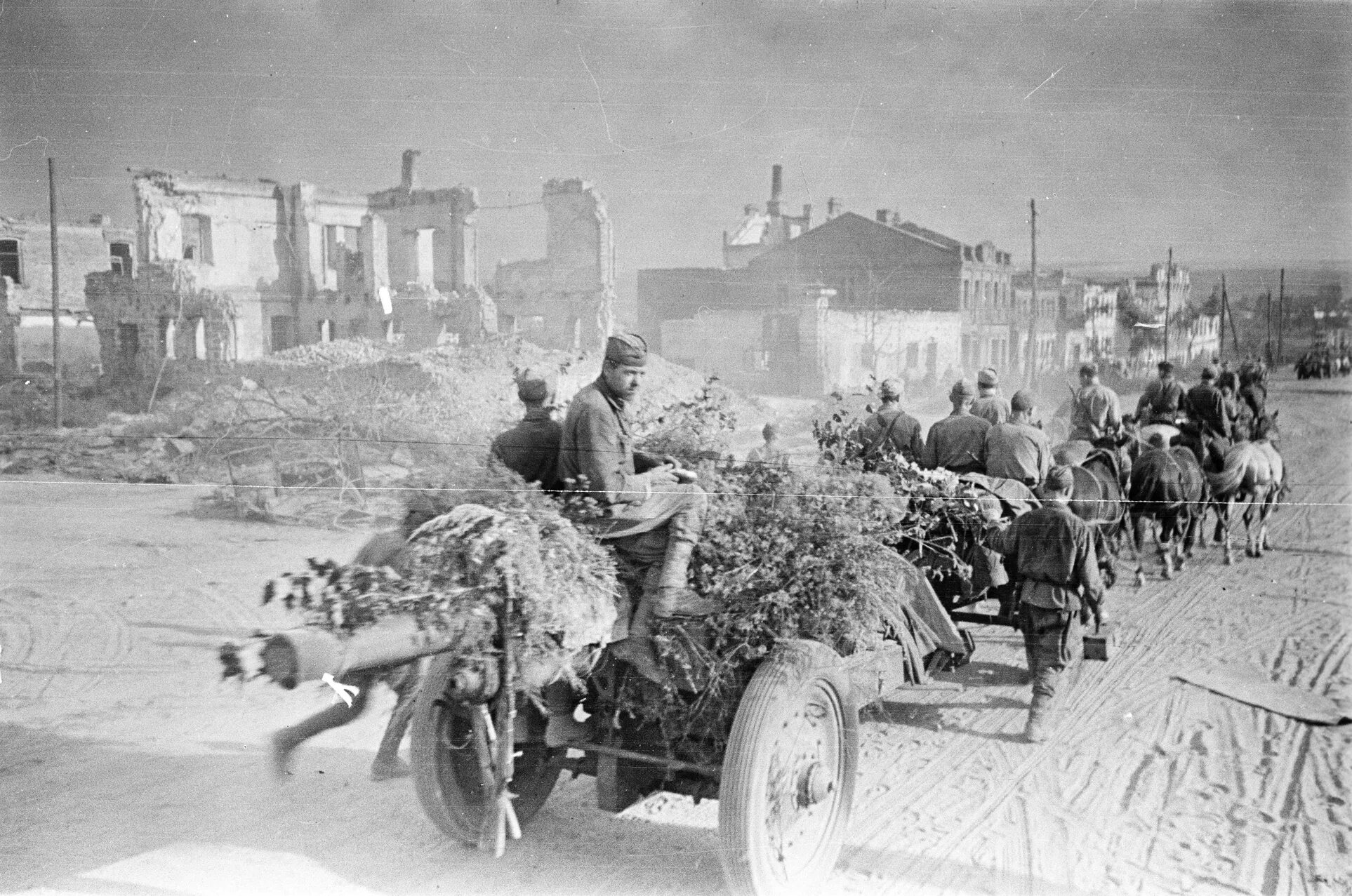 Освобождение Белгорода 1943. Освобожденный Белгород 1943. Белгород 1943 год. Белгород освобождение Великой Отечественной войны. 5 августа 1943 года белгород