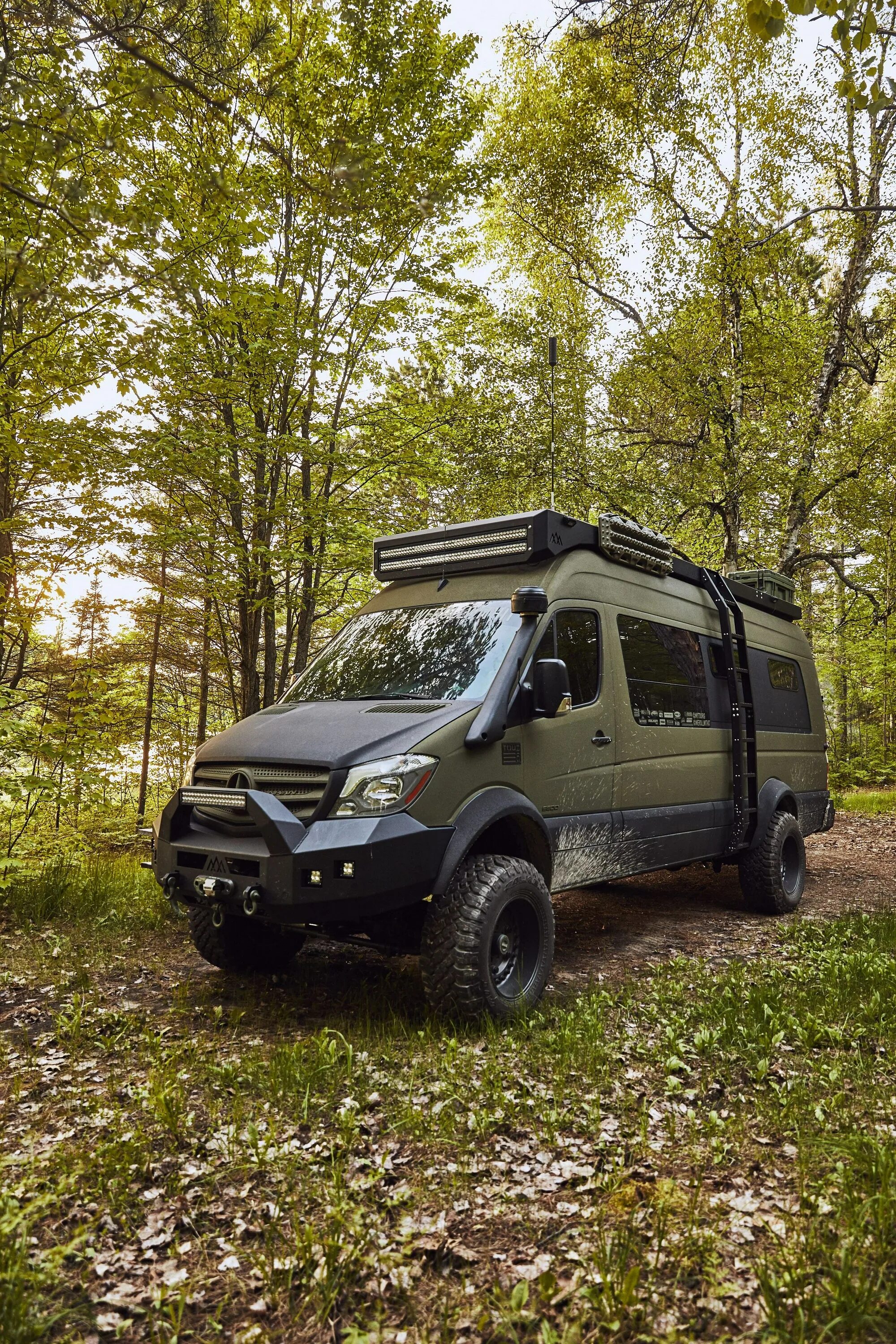 Мерседес 4х4 купить. Mercedes Benz Sprinter 4x4 Offroad. Mercedes Sprinter 4x4 Camper Offroad Expedition. Mercedes Sprinter 4x4 Camper. Mercedes Sprinter 4x4 Oberaigner автодом.