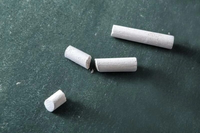 мелкий мелок корень. краска из корней марены. сломанный мелок. мел прессованные сливки. мелкий мелок корень.