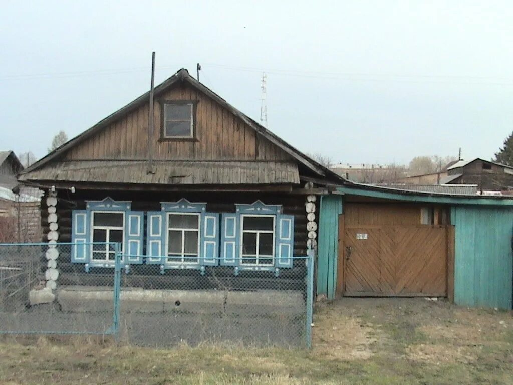 Деревенский домик. Старые дома каменномостского. Деревенский домик. Продается купеческий дом с участком. Продается частный дом старый.