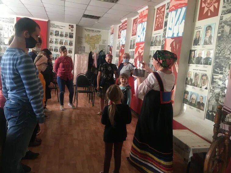 музейные уроки истории. школьный музей крупской. краеведческий музей сысерть. музейное занятие из истории фотографии. музей победы в москве экспозиция.