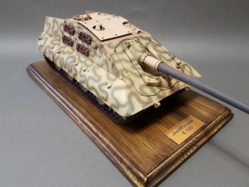 Jagdpanzer e 100. Jagdpanzer e100 модель trumpeter. jagdpz e100 модель. е-100 трумпетер. ягдпанзер е 100 трумпетер.
