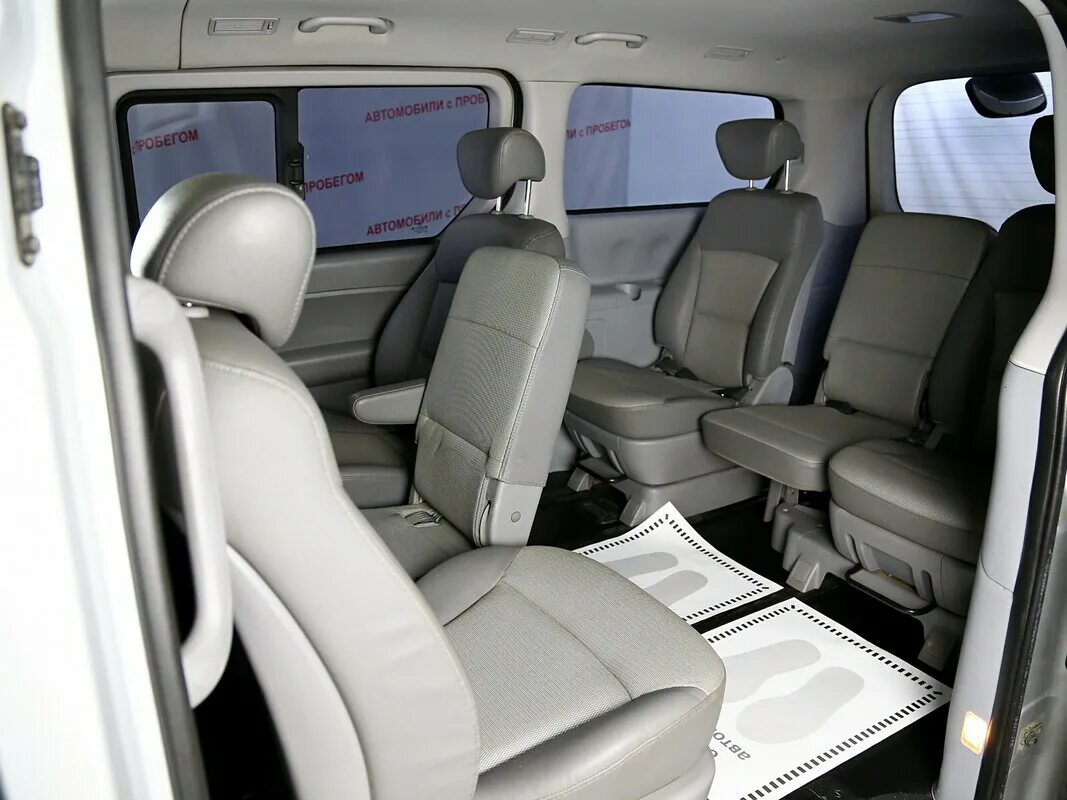 Гранд старекс купить бу авито. Hyundai Grand Starex 2014. Hyundai Grand Starex 2.5 at. Grand Starex 2008. Сиденья Hyundai Grand Starex.