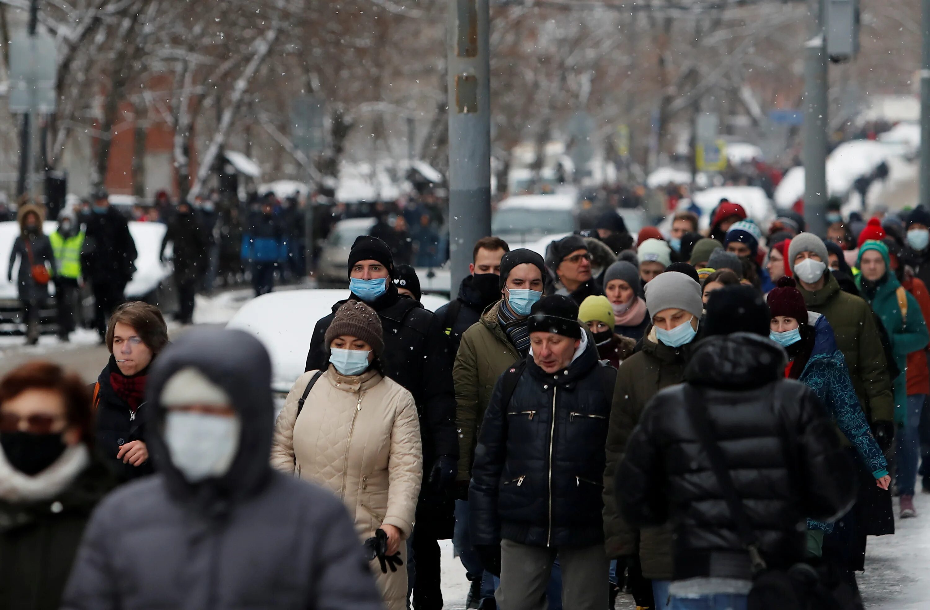 Несанкционированный митинг. Иностранцы зимой в России. Несанкционированные лица. Митинг мигрантов в Москве.