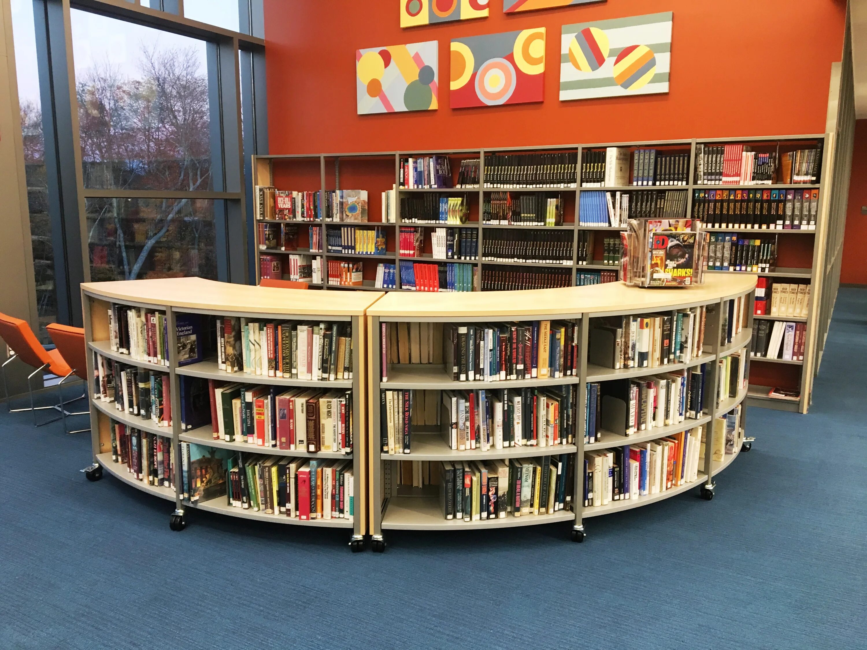 Стеллажи для библиотеки. Мебель для школьной библиотеки. Книжные стеллажи в библиотеке. Стеллажи для школьной библиотеки.