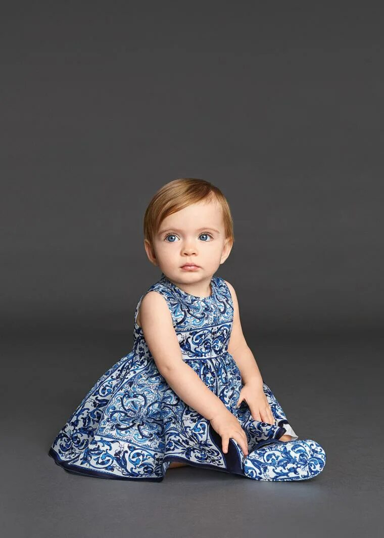 Красивые дети 2 года. Малыши в красивых нарядах. Платье для малышей. Маленькие платья для детей. Детские платья модели.