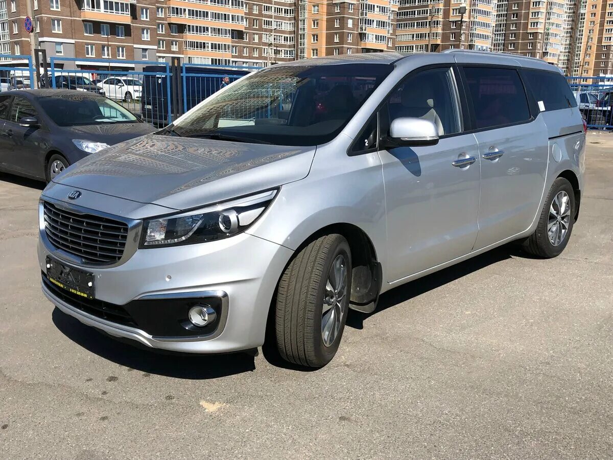 Авито киа карнивал купить. Kia Carnival. Киа минивэн Карнивал. Kia Carnival 2016. Киа Карнивал 3.