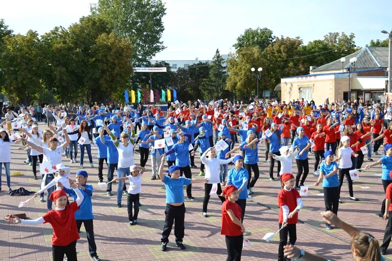 Погода в г семикаракорске. Семикаракорск население. Семикаракорск население численность. Город Семикаракорск.