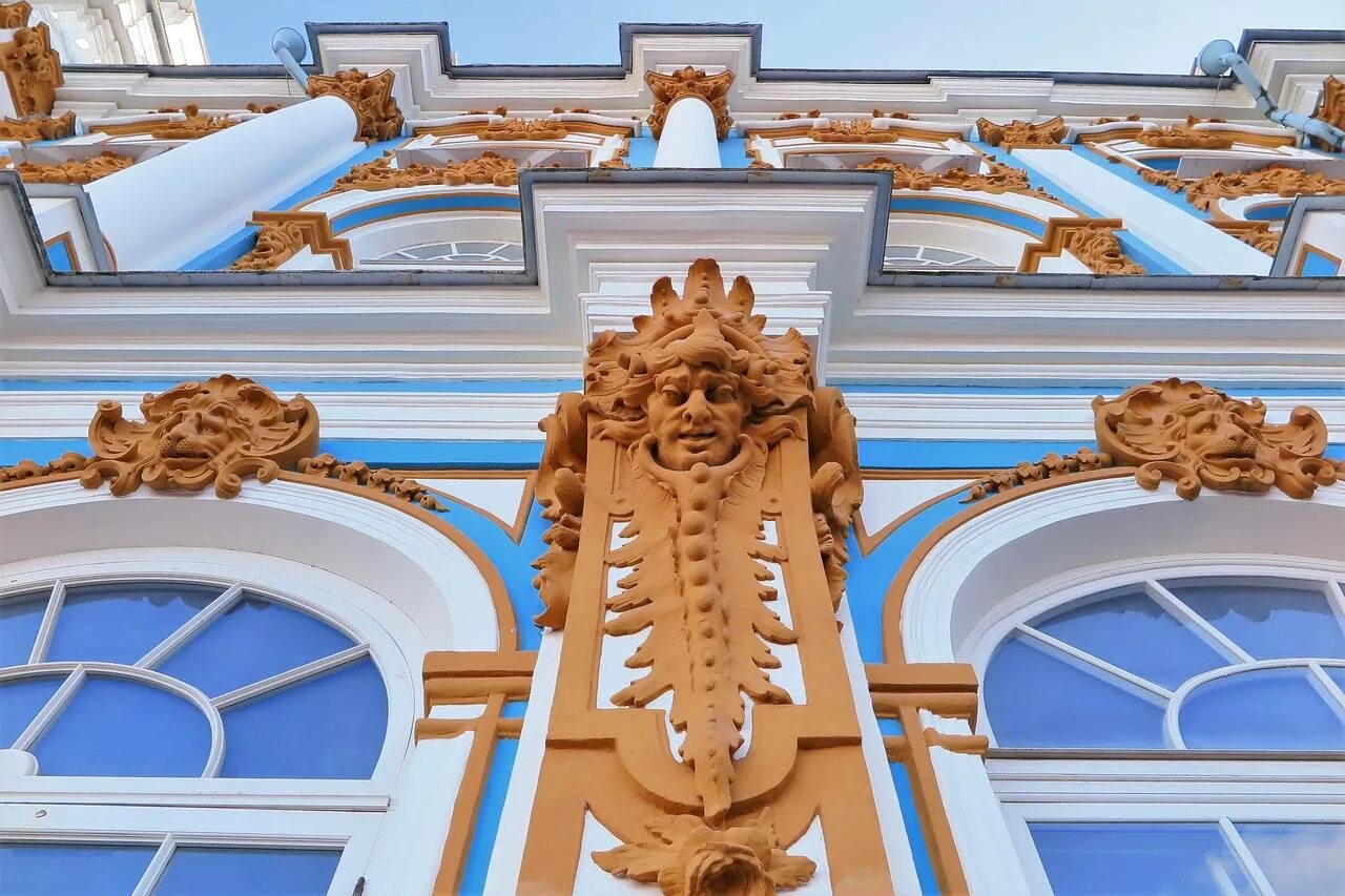 Дворцов строй