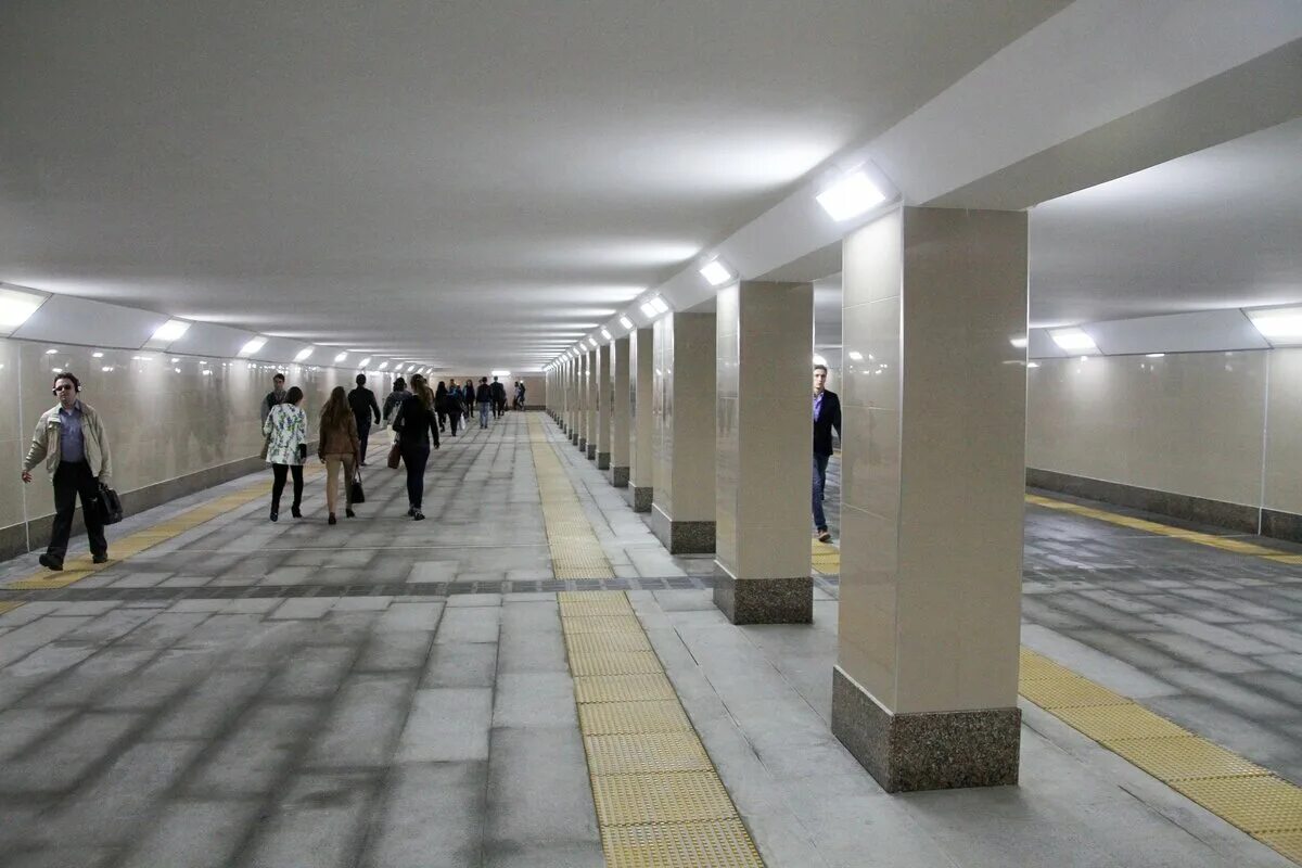 Переходы в общественном развитии. Станция коньково подуличный переход. подземный переход ломоносовский проспект метро. подземный переход москва. переходы в москве.