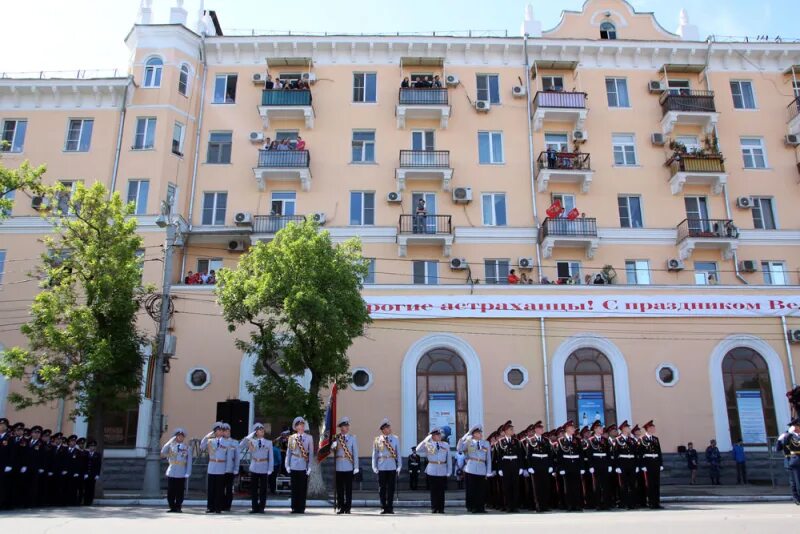 Суворовское астрахань. Астраханское суворовское военное училище. Суворовское училище астрахань. Суворовское училище астрахань форма. Суворовское училище астрахань здание.