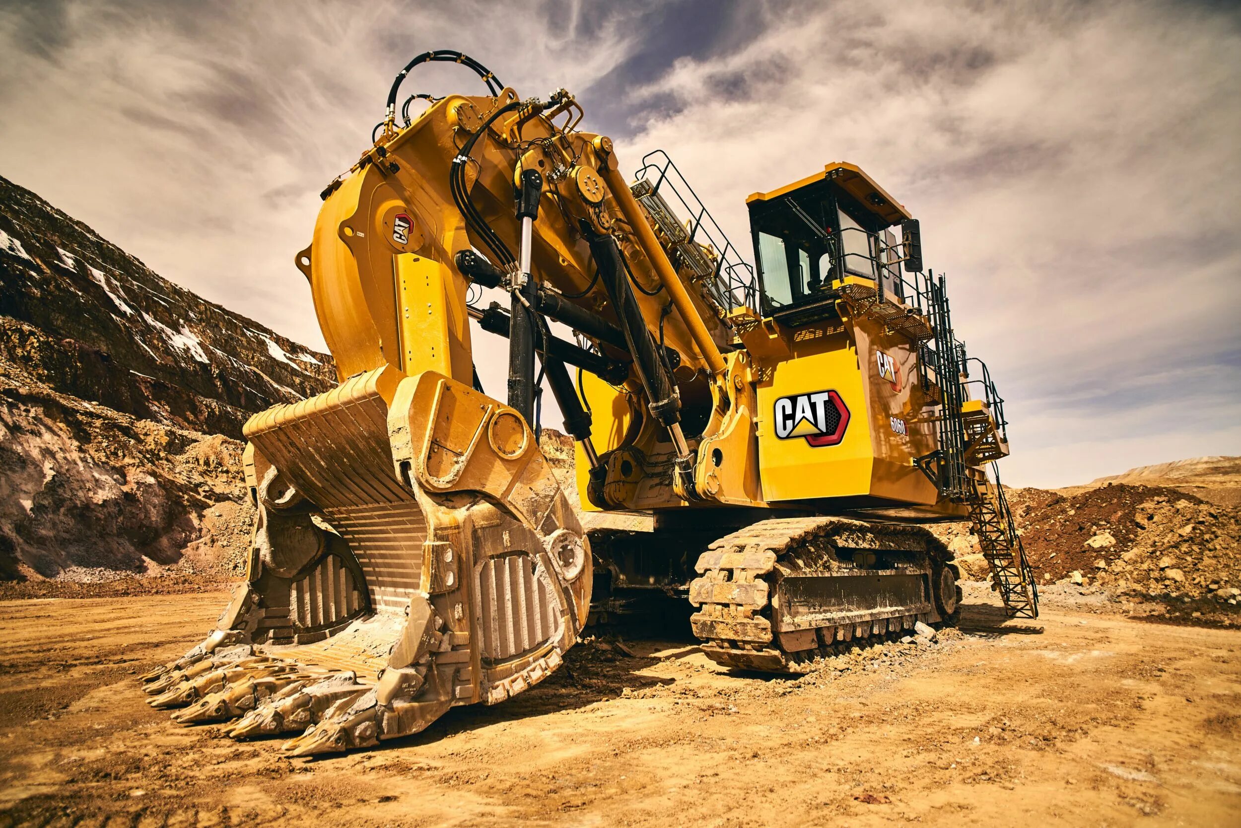 Кат кр. Карьерный экскаватор катерпиллер. caterpillar 6060. экскаватор caterpillar 6060. катерпиллер экскаватор 2025.