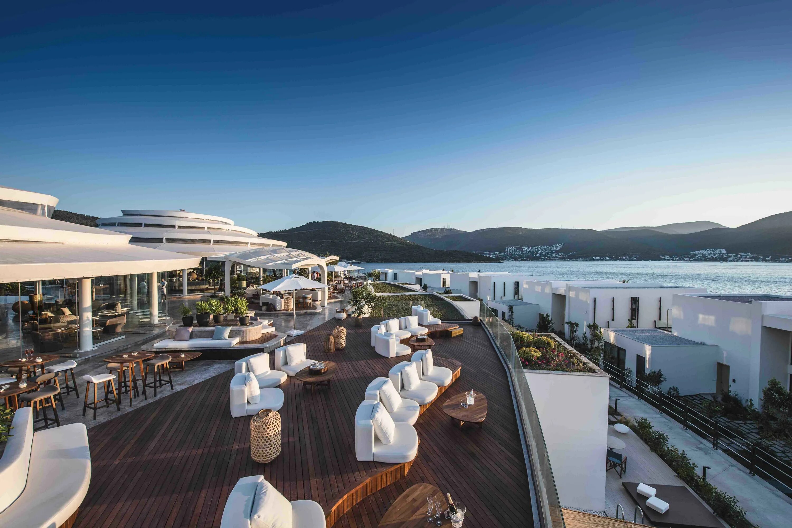 Nikki beach resort spa. Nikki Beach Resort & Spa Bodrum. Susona Bodrum LXR Hotels Resort 5. Nikki Beach торба.