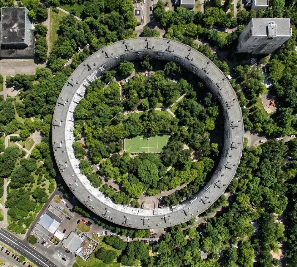 вид в форме круга. круглая радуга. круг в архитектуре. гуанчжоу-юань здание. дом бублик на нежинской.