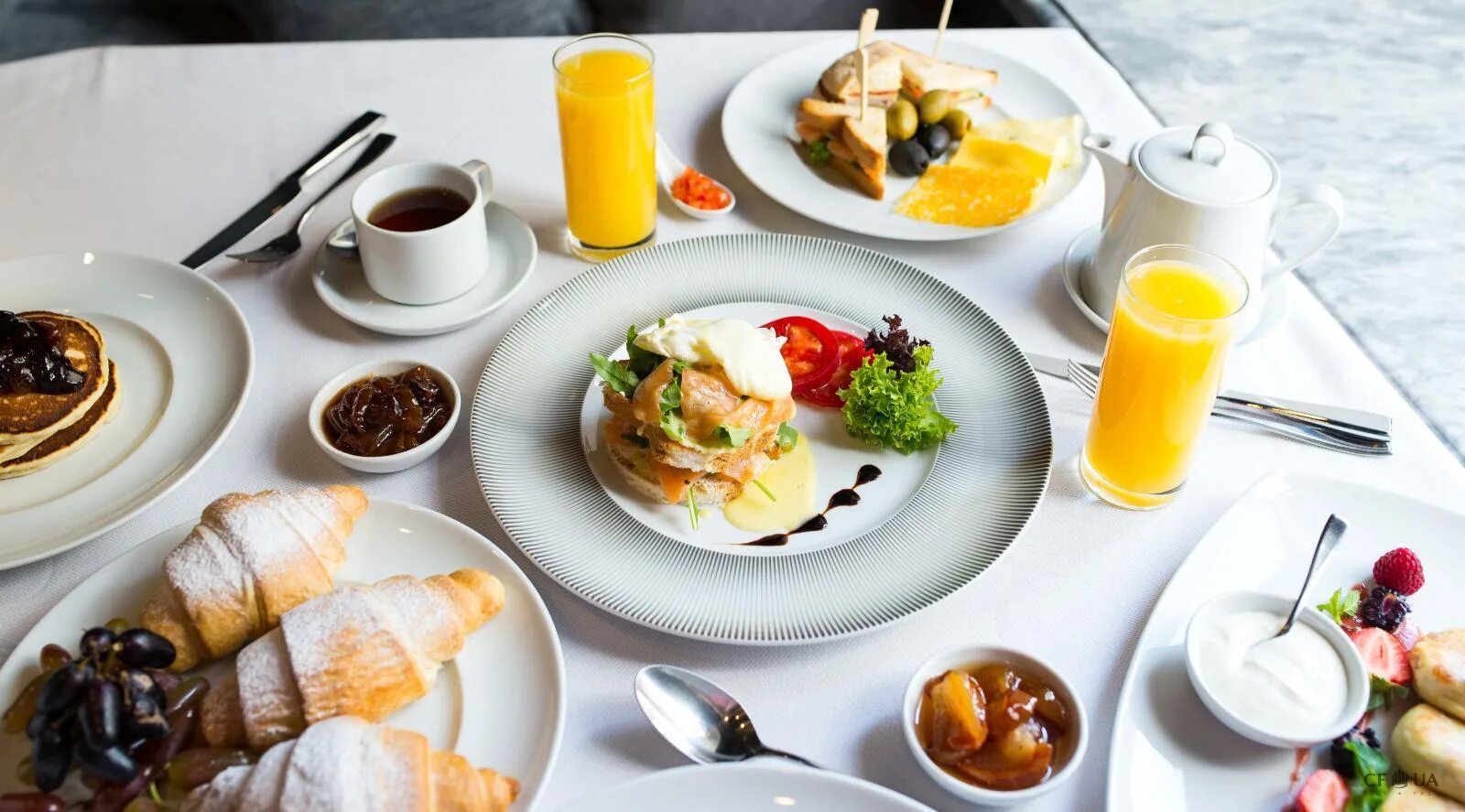 Завтрак варианты меню. Континентальные Завтраки в ресторане. Завтраки в отелях. Комплексный завтрак в гостинице. Шведский завтрак в отеле.