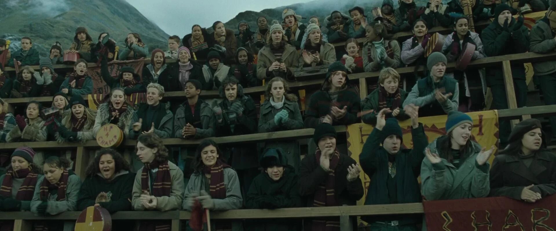 дэниел рэдклифф 2005 гарри поттер. гарри поттер и кубок огня виктор крам. гарри поттер и кубок огня турнир трёх волшебников.