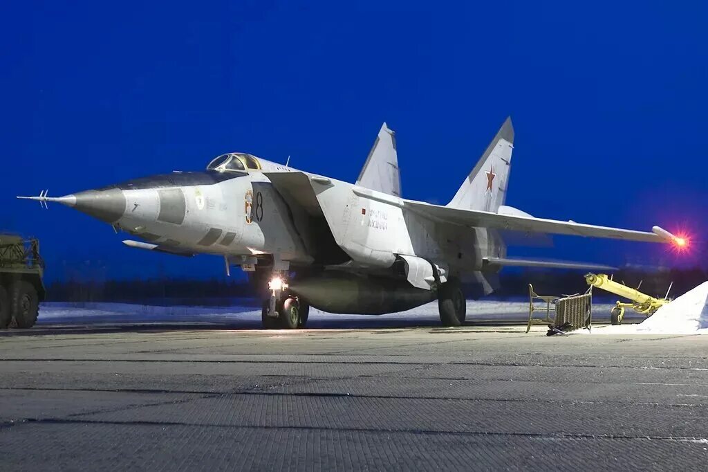 Что такое миг. Mig 25. истребитель-перехватчик миг-25. миг-25п. самолет миг-25рб.