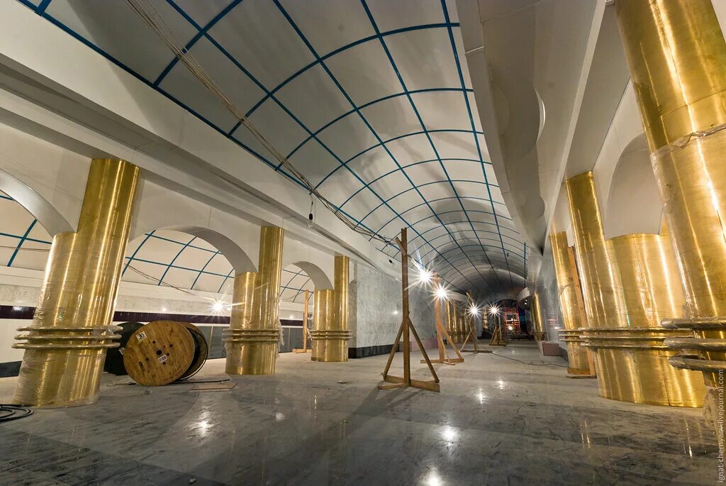 метро путиловская спб. мозаика метро бухарестская в спб. станция метро дунайская спб. дунайская станция метро санкт-петербург. метро проспект славы вестибюль.