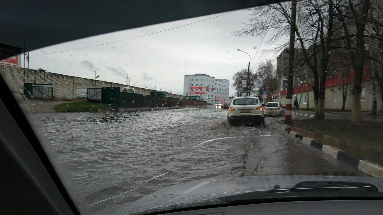 Дороги ульяновска сегодня. Ульяновск потоп. Ульяновск потоп после дождя. Дождливый Ульяновск. Ульяновск Засвияжье потоп.