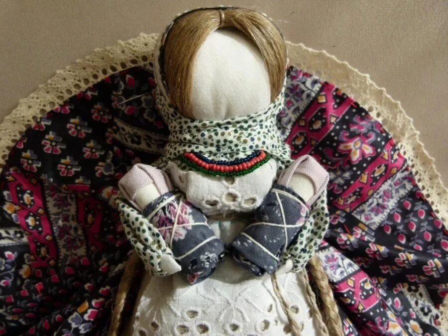 Кукла перевертыш девка баба. Мягкая тряпичная кукла. Народная тряпичная кукла девка-баба. Народная кукла перевертыш. Тряпичная кукла.
